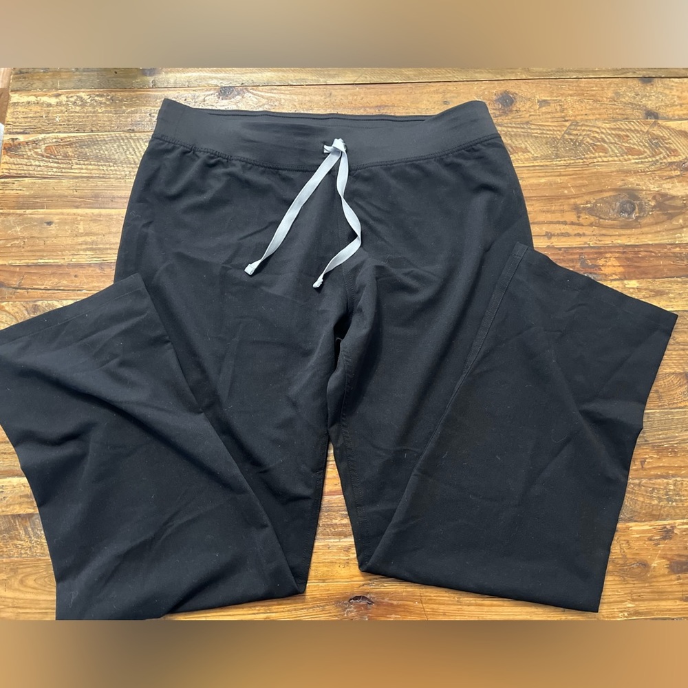 New FIGS bottoms